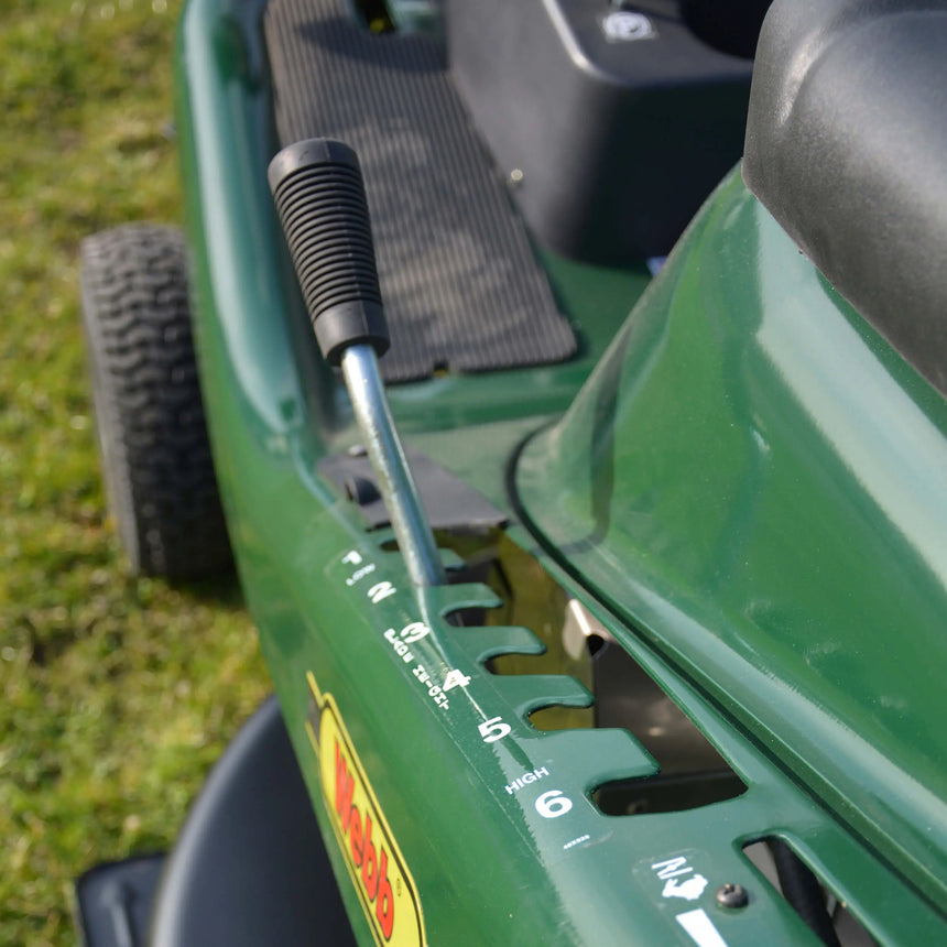 Webb 76cm (30") Ride-On Lawnmower with Collector & Hydrostatic Drive