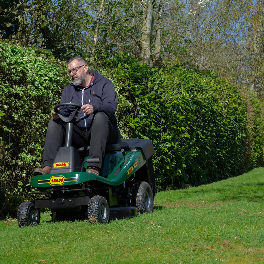 Webb 76cm (30") Ride-On Lawnmower with Collector & Hydrostatic Drive